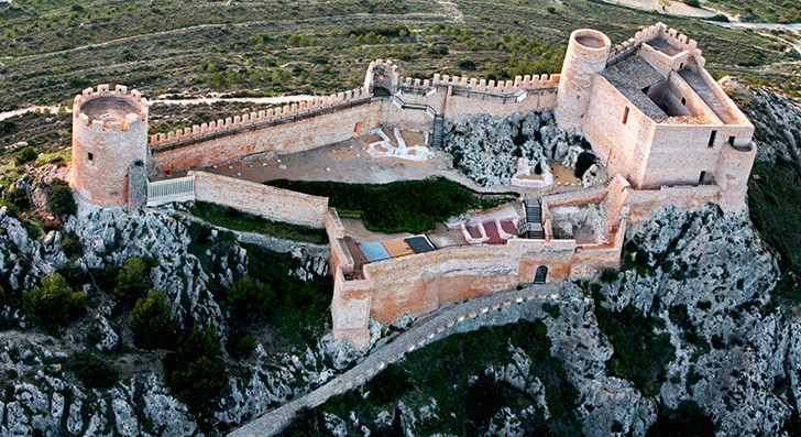 ALICANTE, UNA PROVINCIA COSIDA POR LOS CASTILLOS